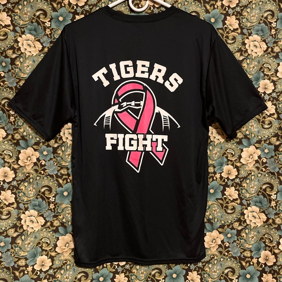 Black with Pink Paw Tiger Fight Cancer AwarenessT-Shirt Girls Adult Size Small - Picture 3 of 5